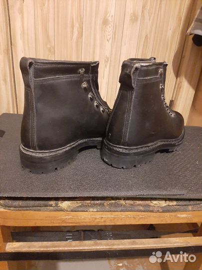 Трекинговые ботинки