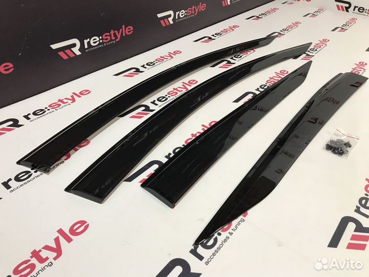 Ветровики Toyota Prius 50 H147