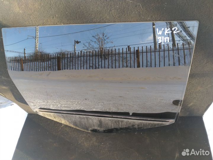 Стекло задней боковой двери Grand Cherokee WK2