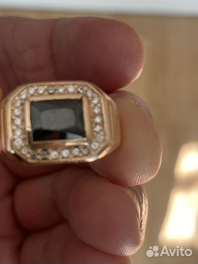 Мужской золотой перстень
