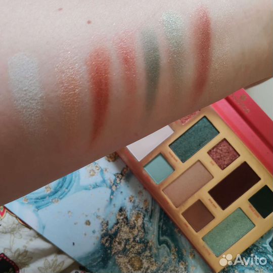 Палетка теней essence Bambi