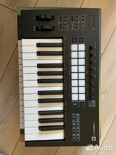 Клавиатура Novation launchkey 25
