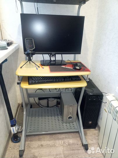 Компьютерный стол