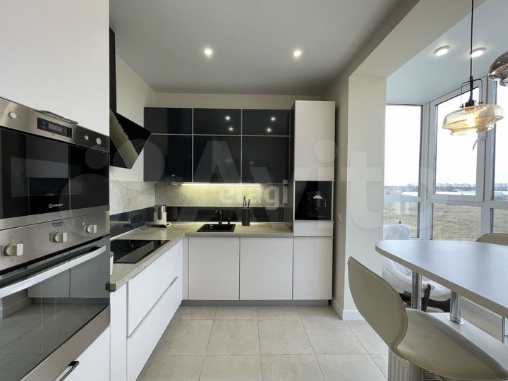 3-к. квартира, 90 м², 4/4 эт.