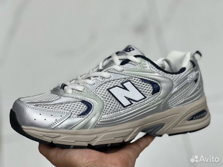 Кроссовки asics