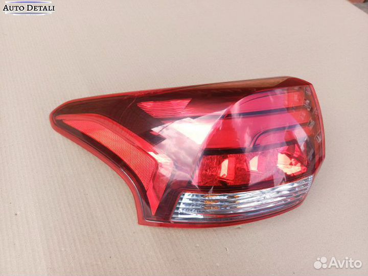 Фонарь задний левый Мицубиси Аутлендер 3