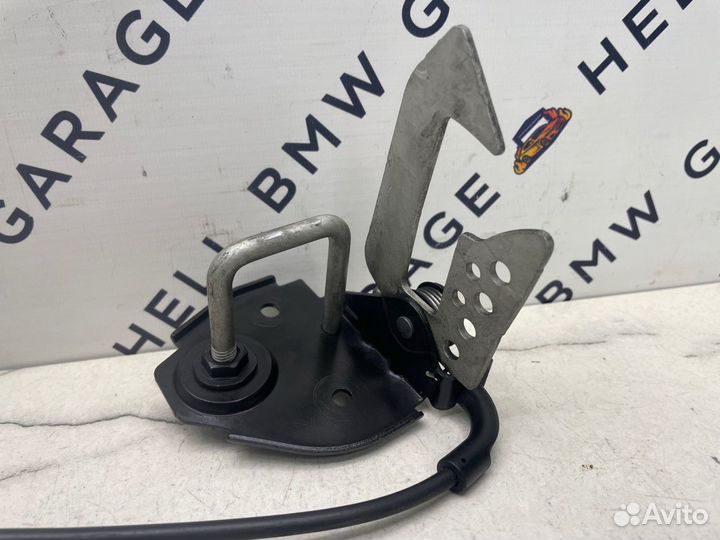 Трос Крюк капота правый Bmw F01 F02 F07 F10 F13