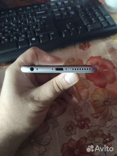 Телефон iPhone 6 plus