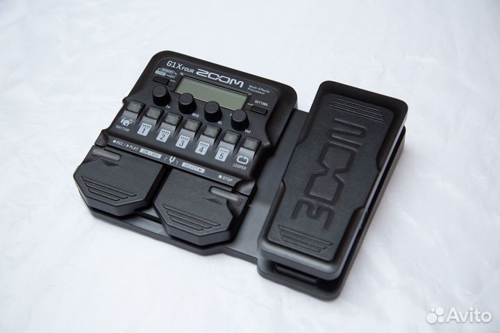Гитарный процессор Zoom G1X four