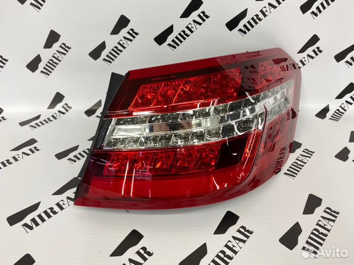 Задний правый внешний фонарь Mercedes Benz E w212