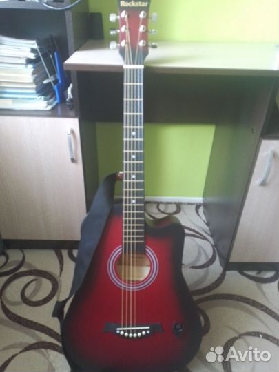 Акустическая гитара