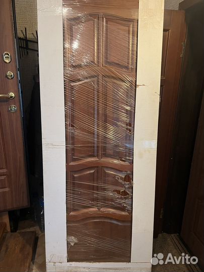 Деревянная дверь