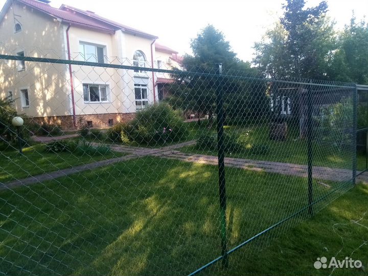 Заборы из профнастила и сетки рабицы