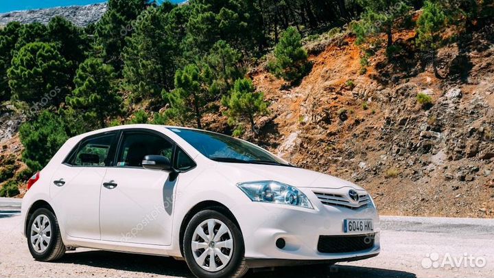 Лобовoe стеклo Toyota Auris 2 хэтчбек