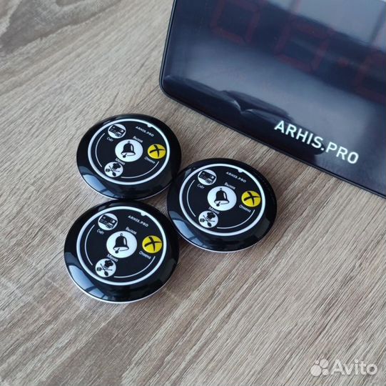 Кнопка вызова официанта в ресторан, кафе с табло