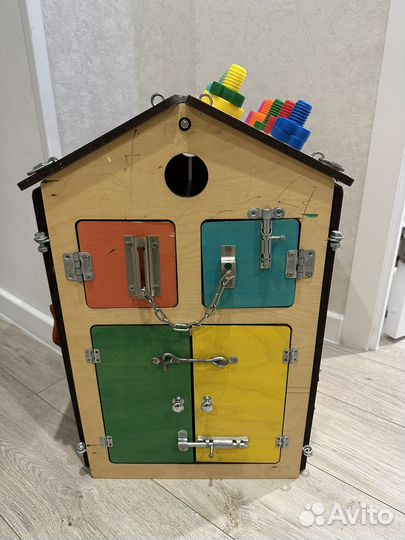 Бизиборд домик большой 60*40 см