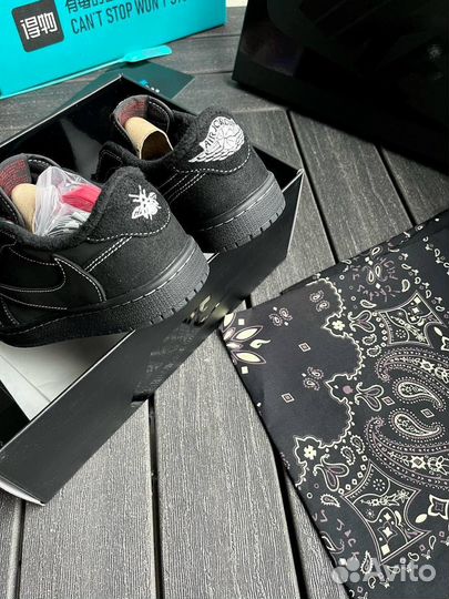 Nike Air Jordan 1 low x Travis Scott