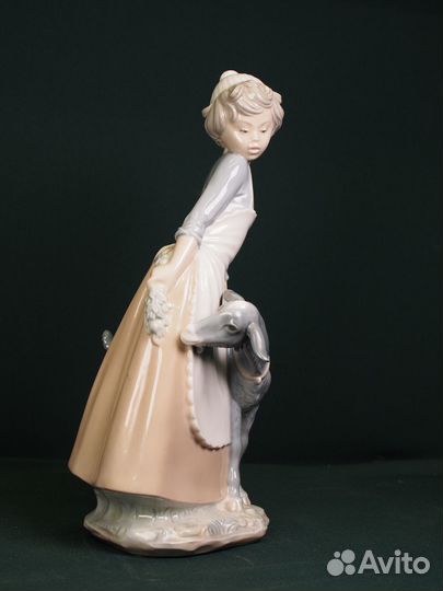 Lladro. Фарфоровая статуэтка 