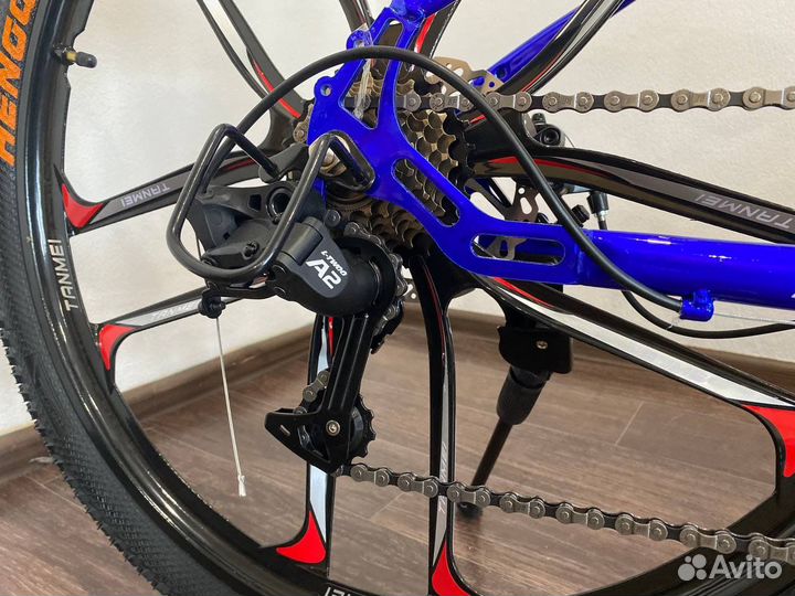 Велосипед на литых дисках 26