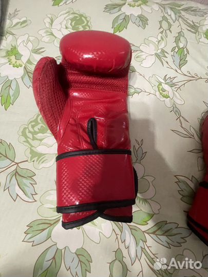 Боксерские перчатки