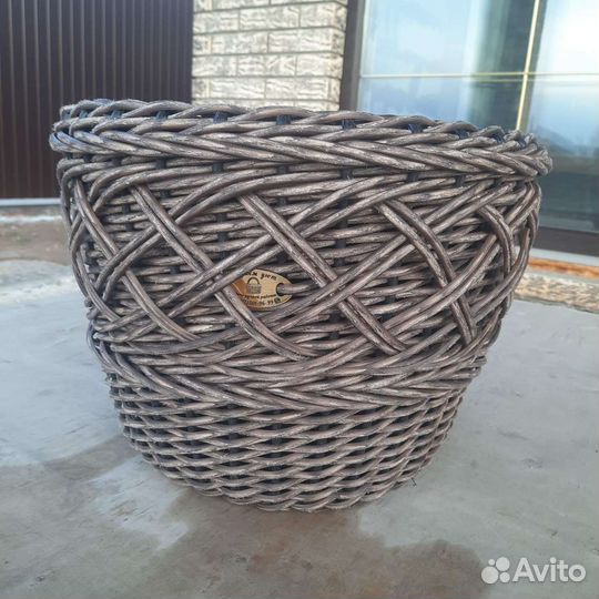 Садовое кашпо