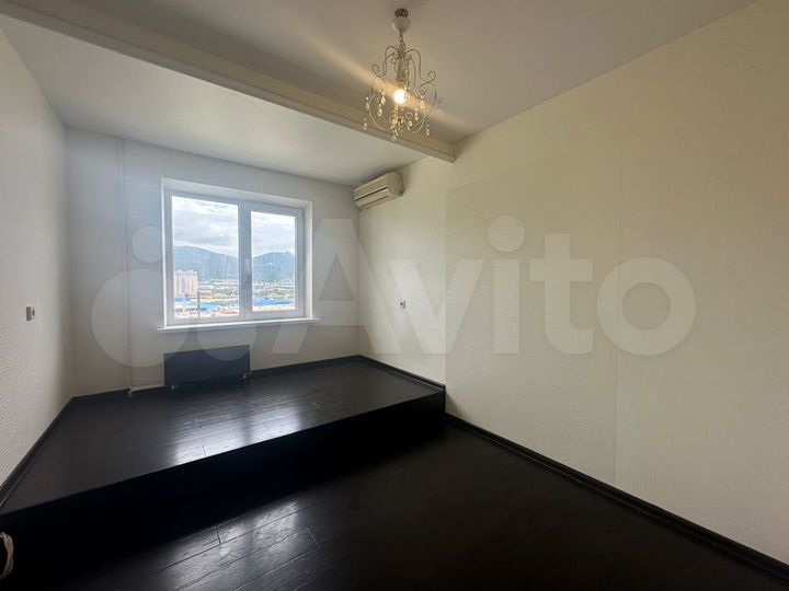 4-к. квартира, 80 м², 8/9 эт.