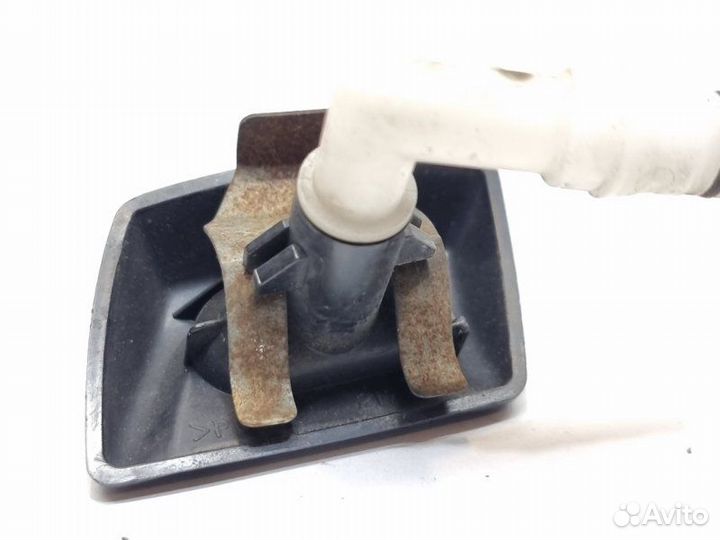 Форсунка омывателя передняя правая Land Rover