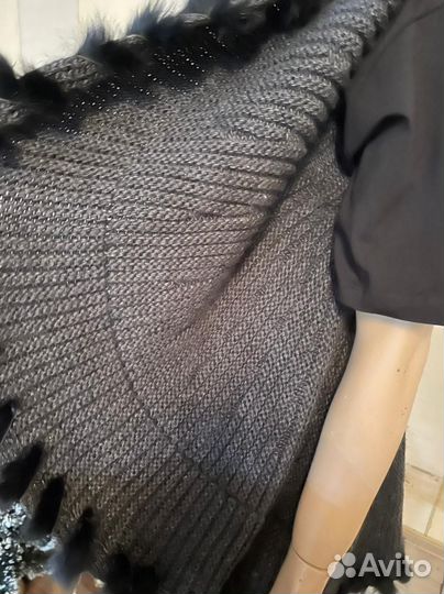 Вязаная накидка