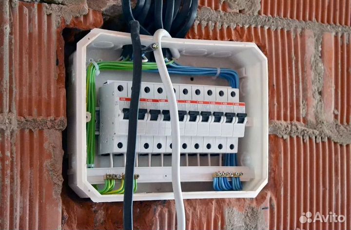 Электрик. Услуги электрика с выездом на дом