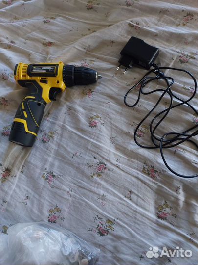 Аккумуляторная дрель шуруповерт