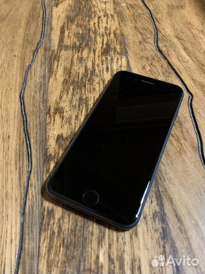 iPhone 8, 64 ГБ