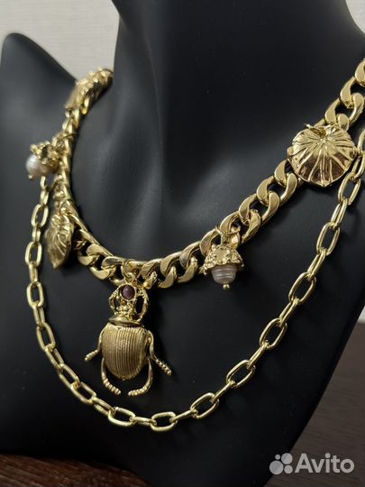 Колье с жуком в золоте