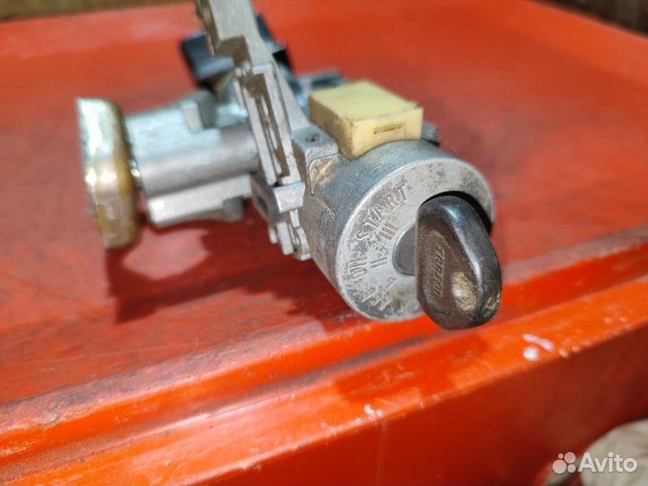 Замок зажигания Mazda 626 Ge седан 1.8 FP 1992