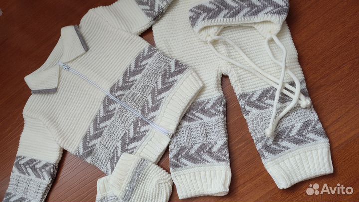 Вязаный костюм детский