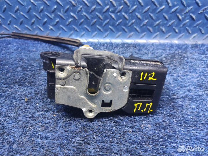 Замок двери передний правый Cadillac Escalade 3