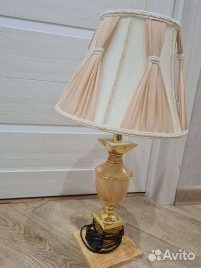 Лампа настольная