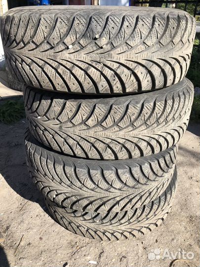 Sava Eskimo Stud 215/65 R16