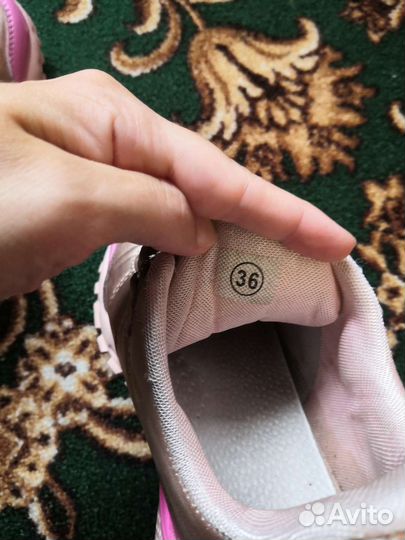 Кроссовки для девочки