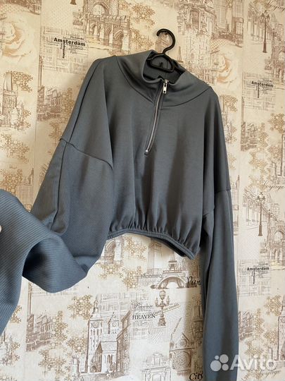 Укороченный свитшот