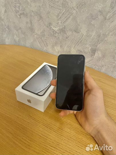 iPhone Xr, 64 ГБ