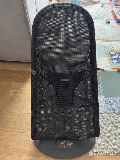 Шезлонг babybjorn + дуга tinny love