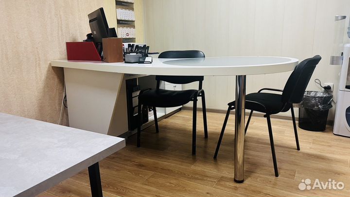 Письменный стол