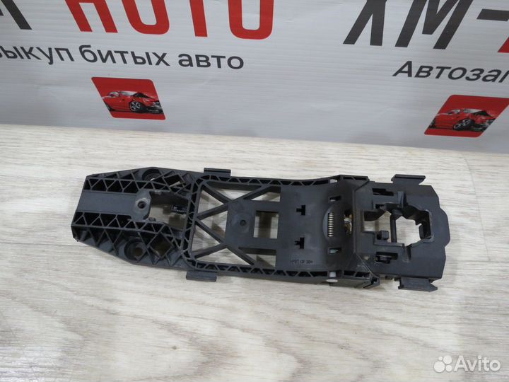 Кронштейн ручки задний правый Volkswagen Polo