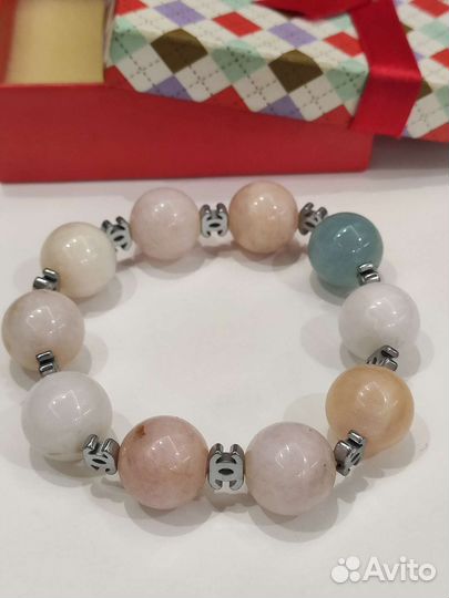 Браслет с разноцветными бериллами