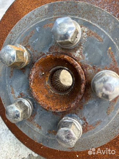 Ступица задняя левая Chrysler 300C LD EXF 2014