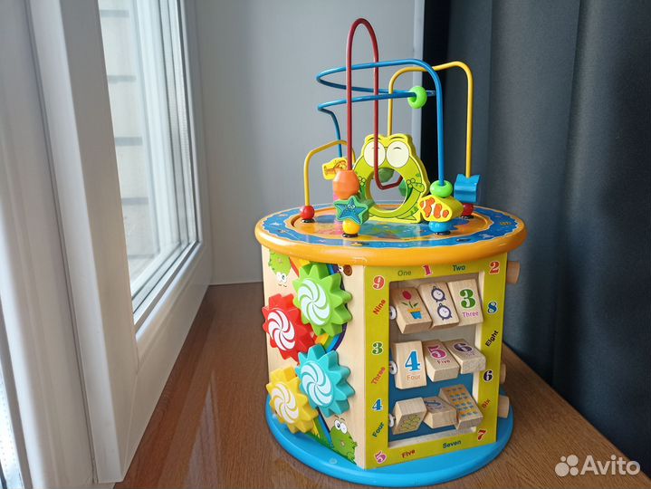 Бизиборд развивающий центр деревянный Монтессори