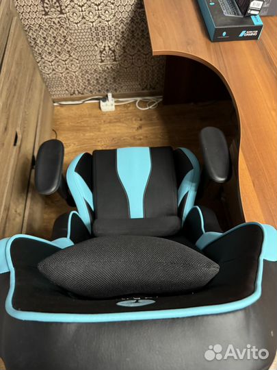 Компьютерное кресло Thunderobot