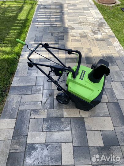 Снегоуборщик greenworks sn2300