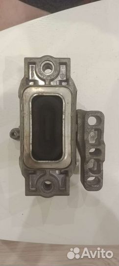 Опоры двигателя volkswagen Jetta 5