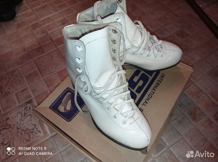 Коньки фигурные Davos Gold 37 р